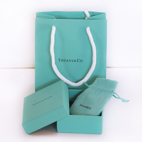 New Tiffany & Co. Jewelry Box, Dust Pouch and Gift Bag - Picture 8 of 10